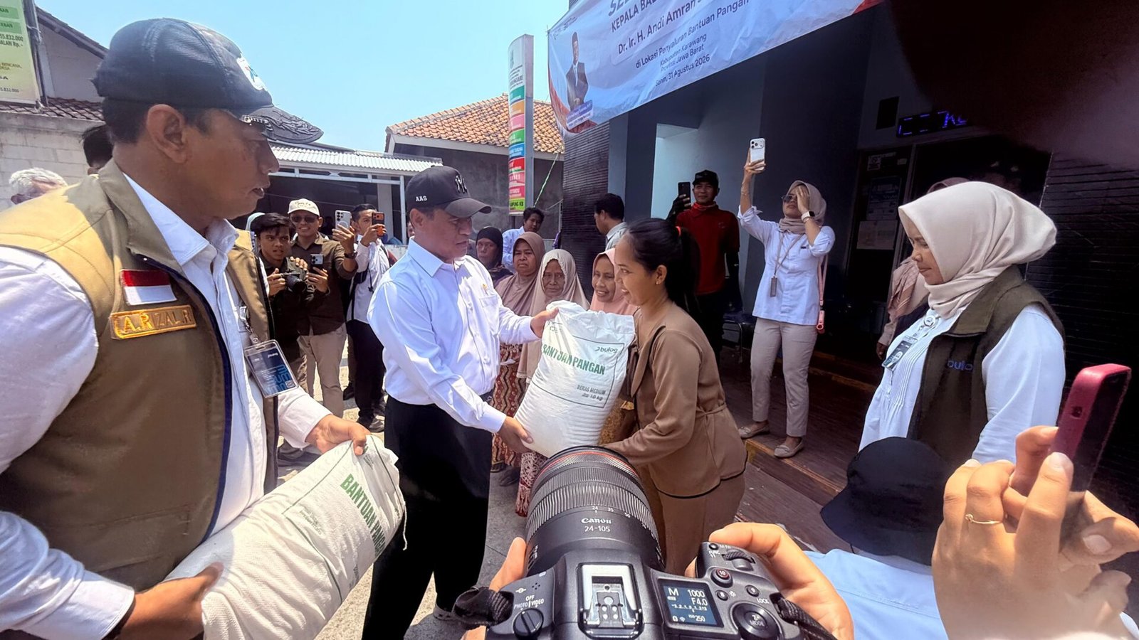 BULOG dan Bapanas Salurkan 181 Ribu Ton Beras Bantuan Pangan di Jawa Barat